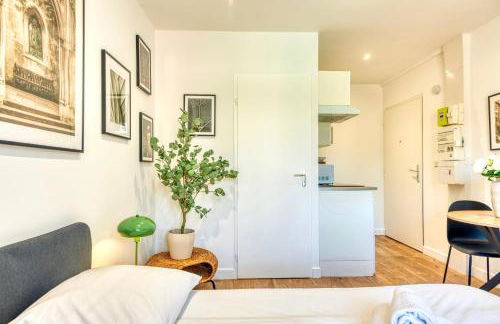 Le Basalte - Lumineux studio - parking privé - wifi - proche métro B - Foto 14