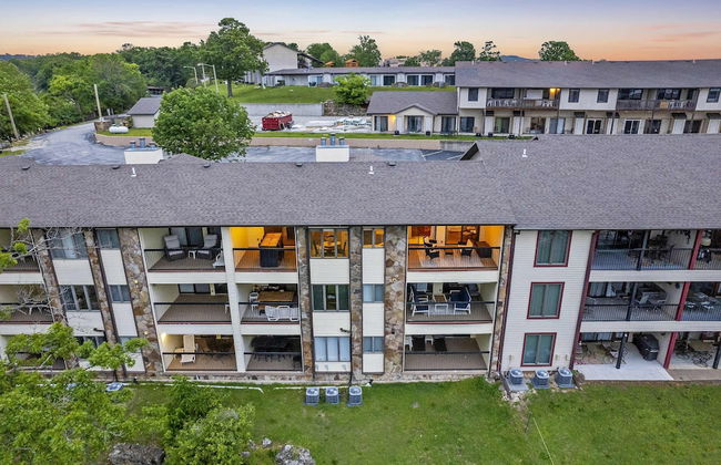 Lakefront Oasis Amazing Views! - Photo 35