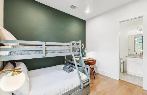 Best of The Cedars - Dallas Views Rooftop Luxury - Photo 25