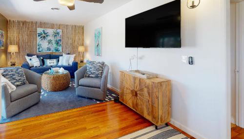 Coconut Grove - Photo 3