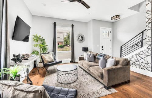 Luxury and Spacious Home with Private Garage and Fire Pit - Foto 15