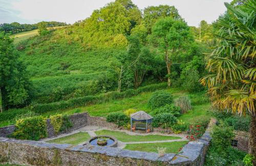 18th-Century Farmhouse with Countryside Views - Foto 70