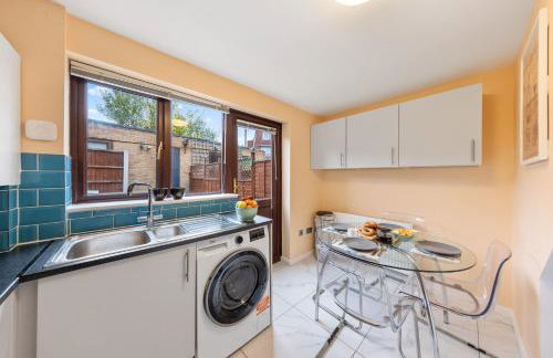 The Belvedere Stay - Free Parking, Spacious Garden, Super King Bed - Foto 17