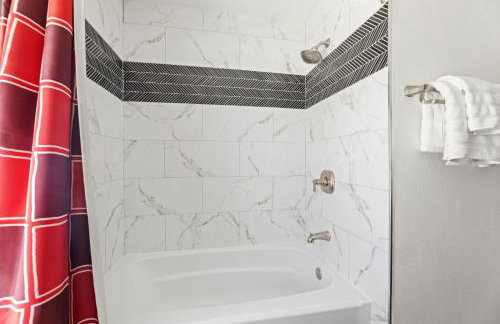 Texas Willow Ranch - Epic Luxury Retreat with Pool, Game room, Soccer, BBQ, Fire table - Foto 49