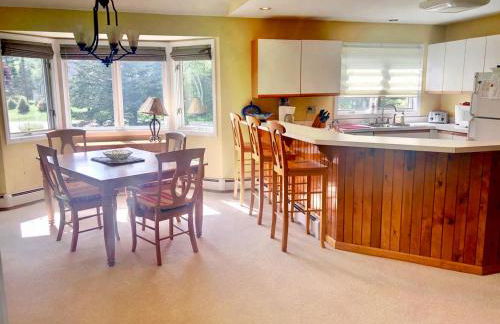 G2 Sunny and homey Fairway Village Townhome right on the Omni Mount Washington Hotel golf course - Foto 5