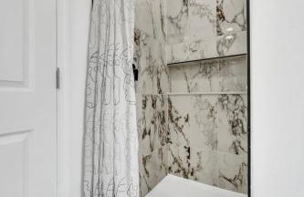 Stylish And Roomy Full House Dtwn - Photo 75