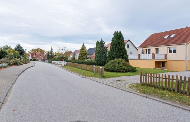 Snug Apartment in Kalkhorst with Terrace near City Center - Foto 42