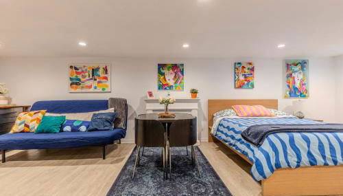 DC colorful place plus Free Parking - Photo 1