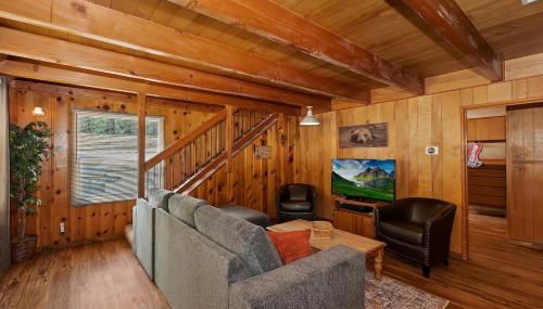 Sunshine Cabin - Cozy 2-Story Getaway - Foto 4