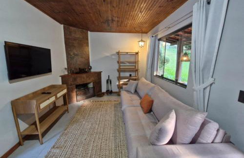 Chalé da Cachoeira - Cachoeira particular dentro da hospedagem - Foto 20