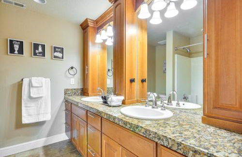 Portland Area Group Getaway Hot Tub and Views! - Foto 27