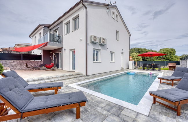 Peaceful Blooming Villa With Pool - Foto 32