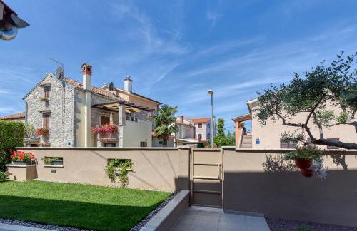 Runa with Terrace - Photo 10