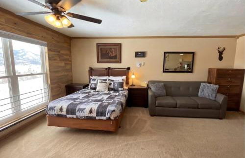 Mountain Getaway and Pool at Brian Head Ski Resort - Photo 2