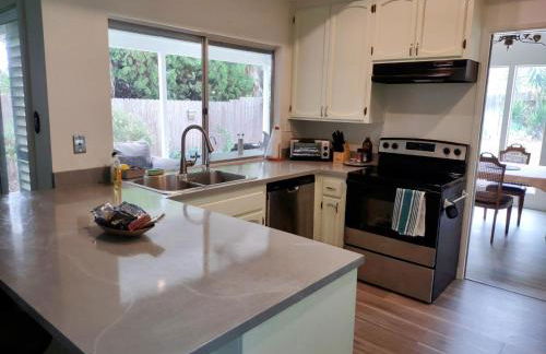 Custom Home - Beach close/convenient to everything - Foto 7