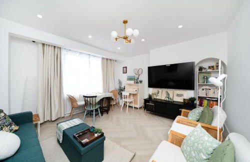 Newly Refurbished Two Bedroom Garden Flat - Sleeps 6 - Foto 1