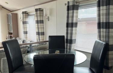 Maneight Luxury Lodge with hot tub - Foto 13