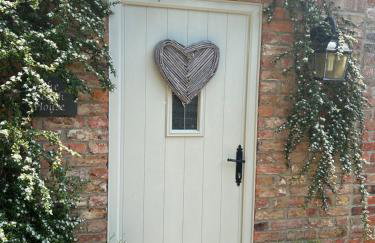 The coach house - Photo 1