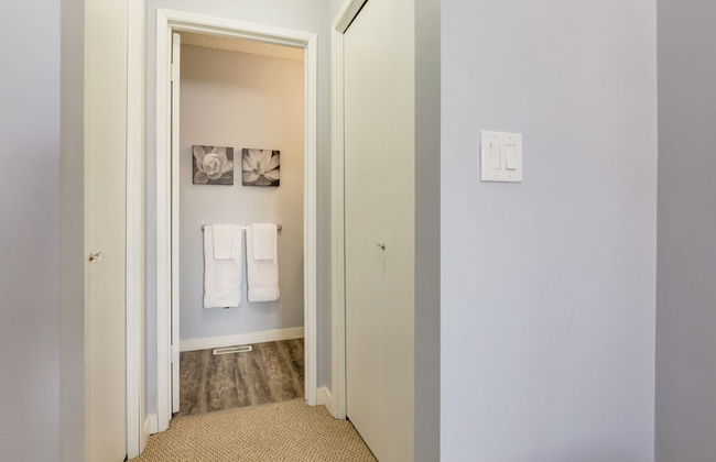 Superb 3BR mins to DT SAIT - Foto 20