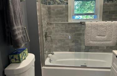 New Leeds listing Near Graces diner and Hudson! - Foto 22