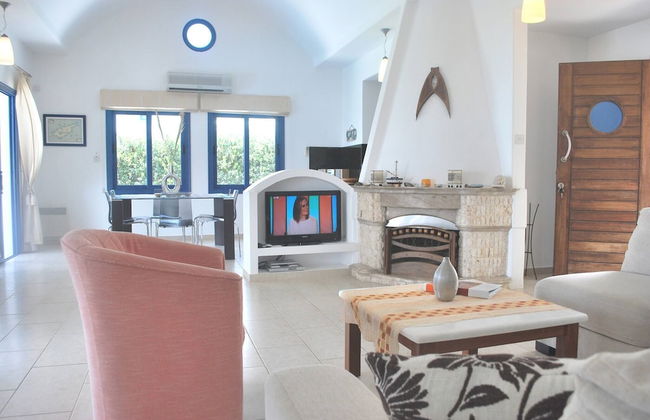 Sea Front Villa With Private Heated Pool, Quiet Area Paphos 322 - Foto 18