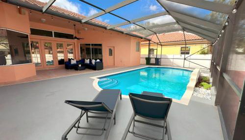 Luxurious 4-Bedroom House with Pool - Foto 2