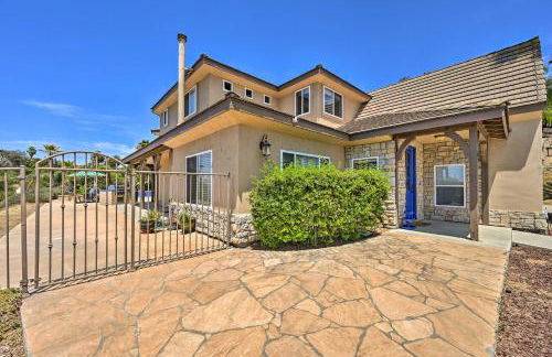 Luxe Vista Getaway with Private Pool and Hot Tub! - Foto 41