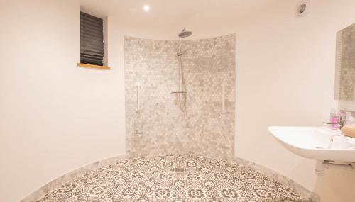 The Hophouse - Photo 5