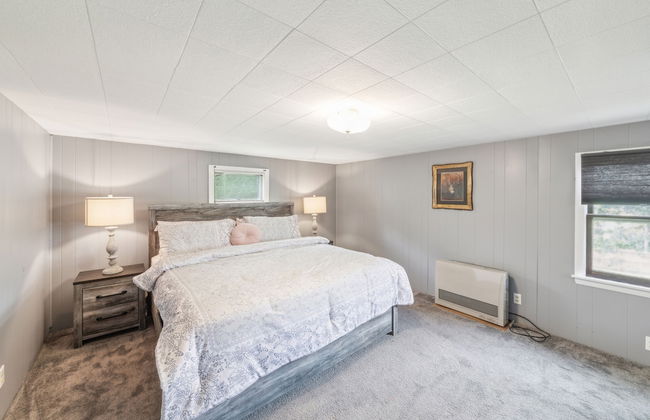 Stowe Retreat Mountain Views & Fenced Backyard by RedAwning - Foto 6