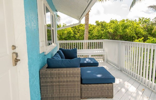 Clean Spacious Waterfront 2bd 2ba Sleeps 8 - Photo 24