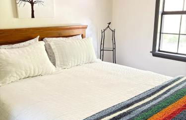 Modern Mountainside Cabin - Photo 14