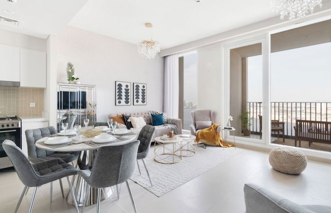 Luxury 2BR at Harbour Gate - Photo 16