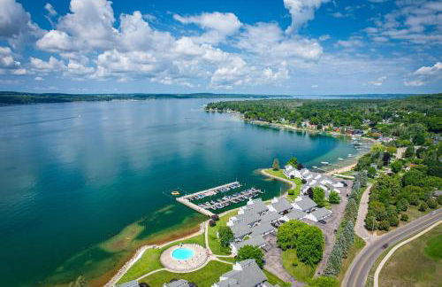 Luxury Lakefront Boyne City Townhome with Views! - Foto 1