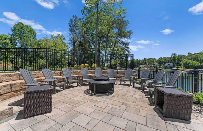 Blue Heron & Gray Fox by Avantstay 2 Lakefront Homes, Sleeps 44 Pool, Dock, Theater - Foto 5