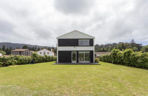 Casa das Camélias - Family Villa by the lagoon - Photo 2