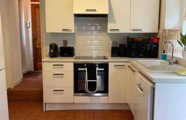 Rhianfa 4 bedroom house minutes walk from the beach - Photo 41