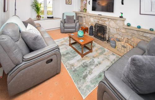 The Old Farm House - Photo 2