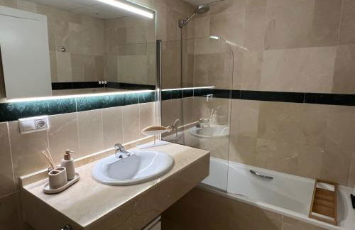 Precioso apartamento con piscina, vistas a mar - Foto 18