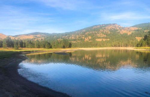 Rural Kettle Falls Bunkhouse with Airstrip and Trails! - Foto 28