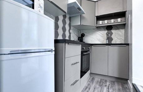 Sleek Skyward Serenity 2bed w Pool Table - Ystrad - Foto 16