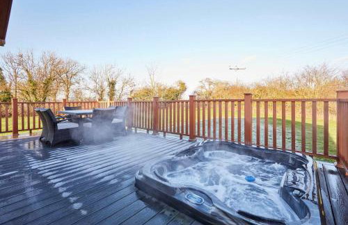 Hidden Gem Lodge with Hot Tub - Foto 1
