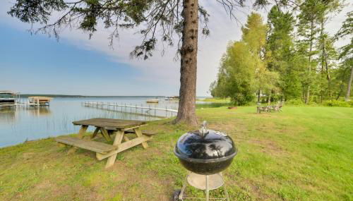 Pet Friendly Lake Cabin Private Dock and Fire Pit! - Foto 1