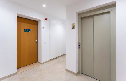Modern 2BR w Rooftop Pool & Parking by LovelyStay - Foto 29
