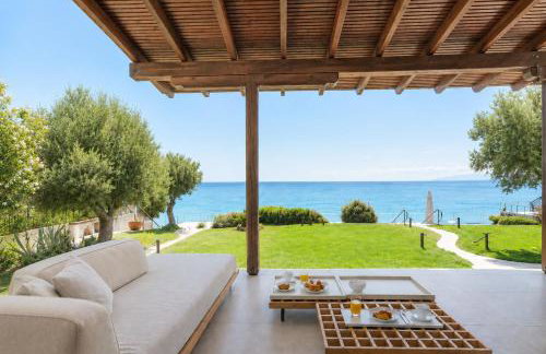 Iconic PRIVE beachfront villa Mola Kaliva - Foto 4