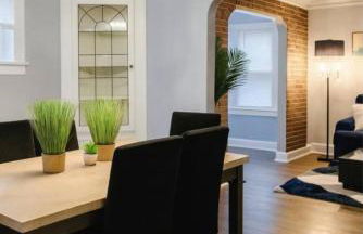 Spacious Three Bedroom Parma Home Sleeps six Near Cleveland - Foto 7