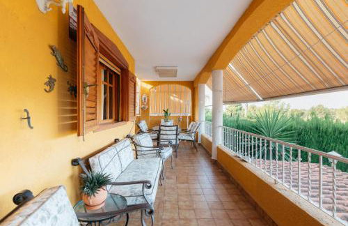 chalet, villa rodeada de naturaleza piscina a doce klm de Valencia y 7 del aeropuerto - Photo 32