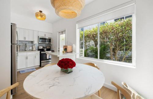 Lux Designer Apt 2BR and 2BA in the Heart of MIA Beach - Foto 7