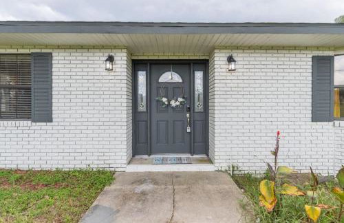 Entire Home with Air Hockey and Firepit - Photo 13