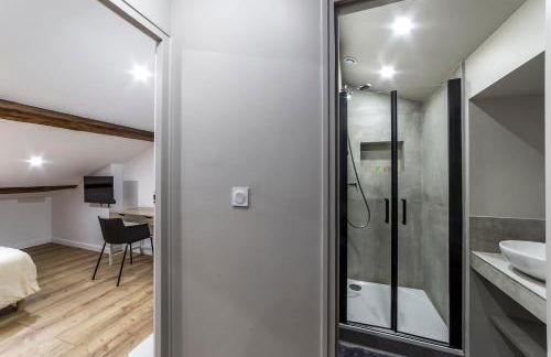 MAISON LE GRATTE CIEL - séminaire ou famille, salle de réunion, 8 chambres Clim, Jardin & Salle de sport - Foto 17