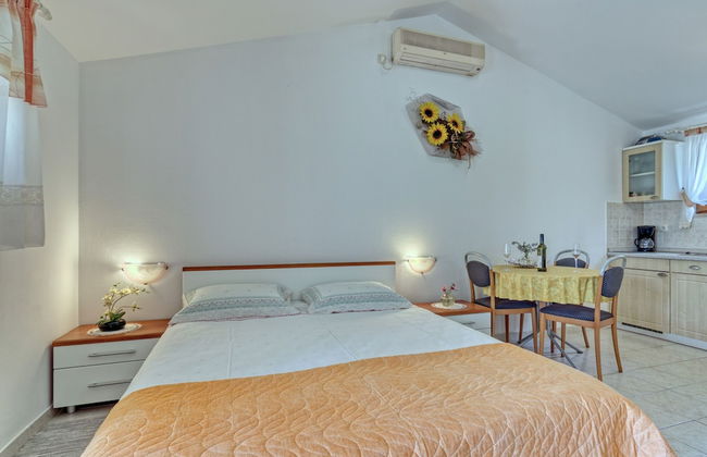 Apartment 1644 - Photo 11